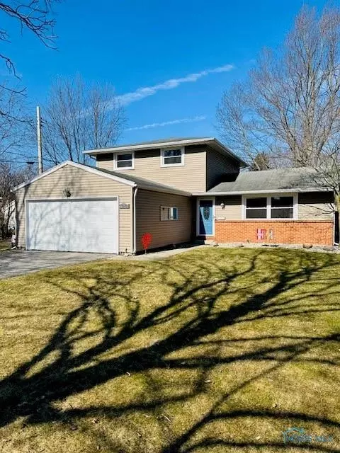 7002 Kinsman Dr, Sylvania, OH 43560