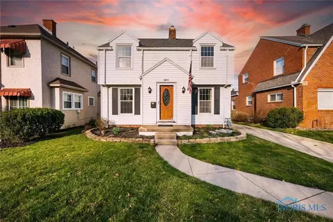 3805 Woodmont Rd, Toledo, OH 43613