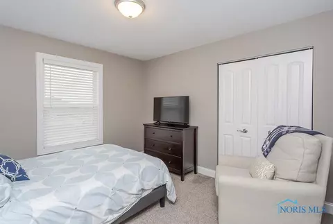1483 Blackhawk Dr, Waterville, OH 43566 photo 24
