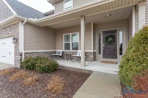 1483 Blackhawk Dr, Waterville, OH 43566 photo 2