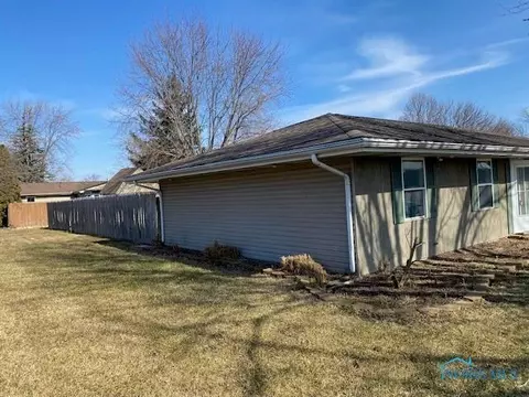 1009 E Wilson St, Bryan, OH 43506 photo 4