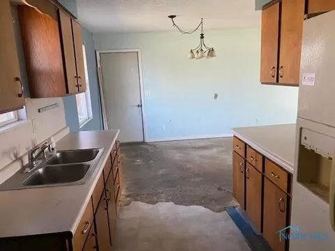 1009 E Wilson St, Bryan, OH 43506 photo 8
