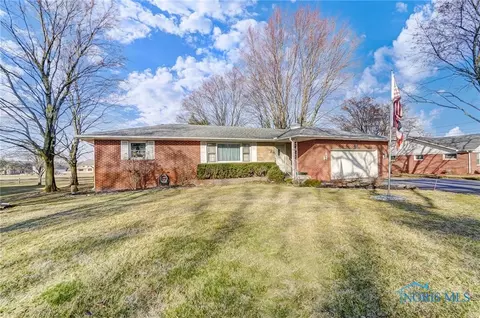 602 S Wintergarden Rd, Bowling Green, OH 43402