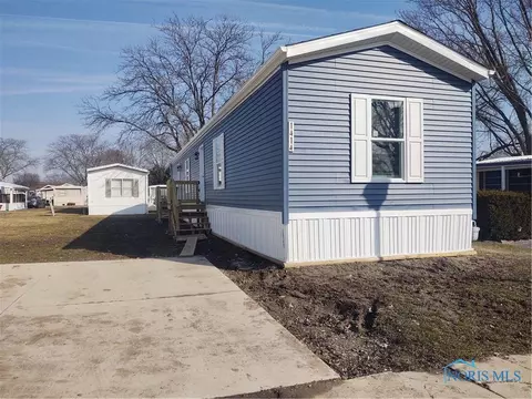 1414 Eastshore Dr, Findlay, OH 45840