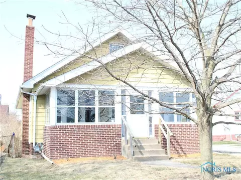 306 Gardner Ave, Northwood, OH 43619