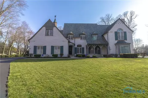 7165 Forestbrook Dr, Sylvania, OH 43560