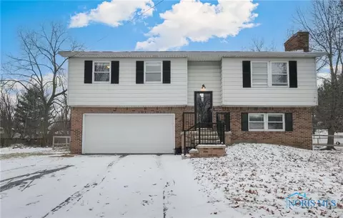 511 N Wintergarden Rd, Bowling Green, OH 43402