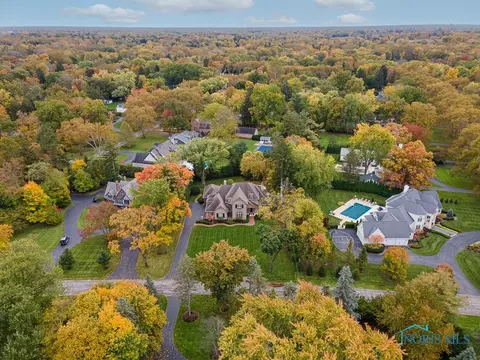 4431 Forestview Dr, Ottawa Hills, OH 43615