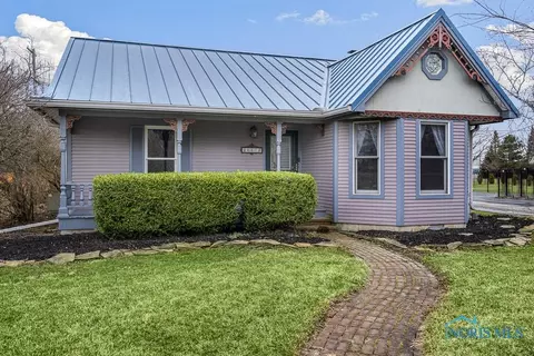 24477 W 2nd St, Grand Rapids, OH 43522