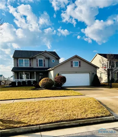 803 Roscommon St, Bowling Green, OH 43402