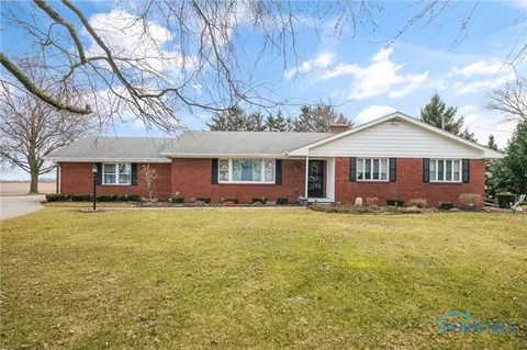 26230 Pemberville Rd, Perrysburg, OH 43551