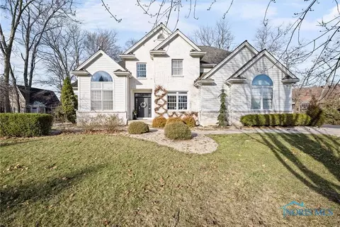 30185 Hickory Hill Dr, Perrysburg, OH 43551