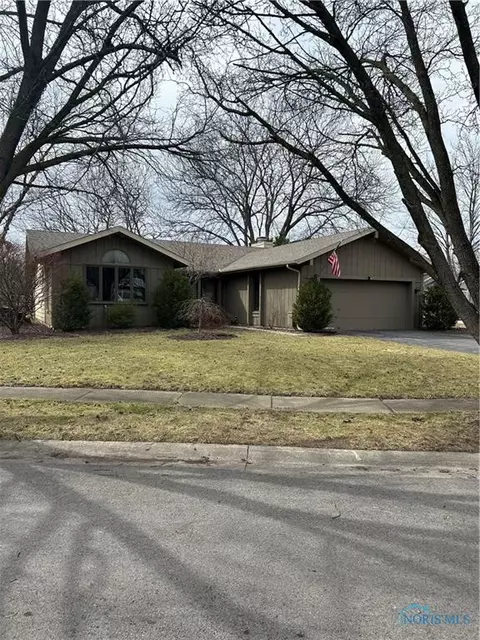 26671 Foxton Ct, Perrysburg, OH 43551
