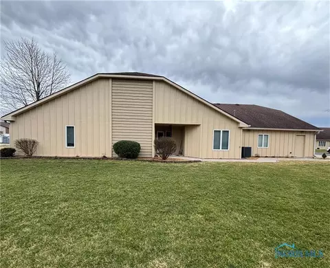 701 Burr Rd #28, Wauseon, OH 43567
