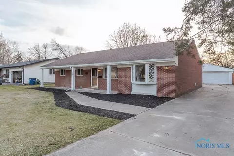 1117 Rochelle Rd, Toledo, OH 43615