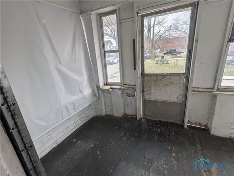 402 Elder Dr, Toledo, OH 43608 photo 4
