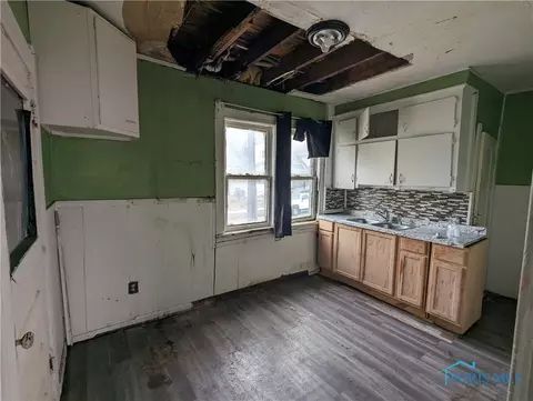 402 Elder Dr, Toledo, OH 43608 photo 8