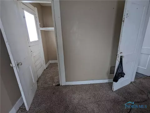 402 Elder Dr, Toledo, OH 43608 photo 12