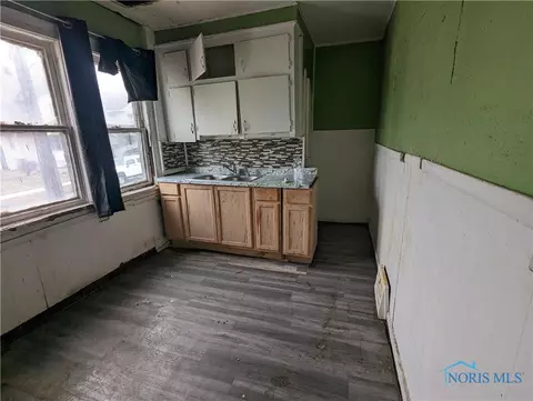 402 Elder Dr, Toledo, OH 43608 photo 9