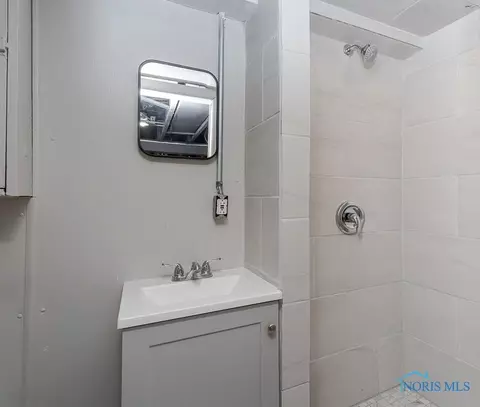 1009 Independence Rd, Toledo, OH 43607 photo 25