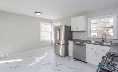1009 Independence Rd, Toledo, OH 43607 photo 8