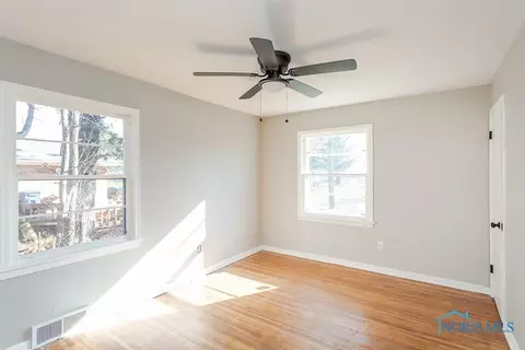 1009 Independence Rd, Toledo, OH 43607 photo 14