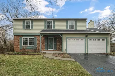 106 Foxhill Ln, Perrysburg, OH 43551