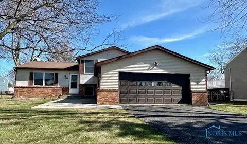 2511 Skagway Dr, Northwood, OH 43619