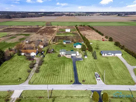 6552 Holcomb Rd, Pemberville, OH 43450