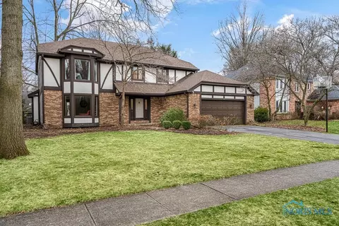 7129 Leicester Rd, Toledo, OH 43617