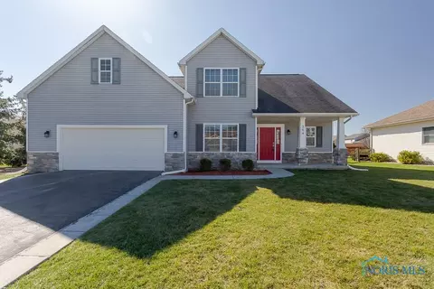384 Nora Dr, Perrysburg, OH 43551