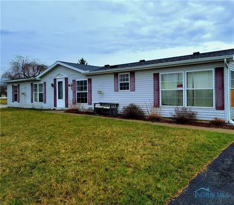 1205 Woolcut Ln, Toledo, OH 43615