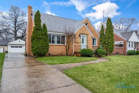 2831 Wyndale Rd, Toledo, OH 43613