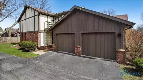 1178 Hidden Ridge Rd #D, Toledo, OH 43615