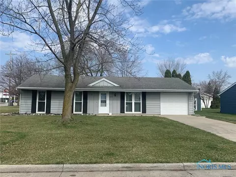 1009 Colonial Ln, Bryan, OH 43506 photo 1