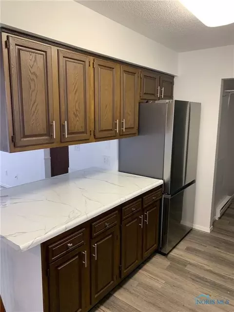 1009 Colonial Ln, Bryan, OH 43506 photo 5