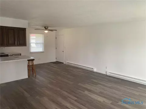 1009 Colonial Ln, Bryan, OH 43506 photo 2