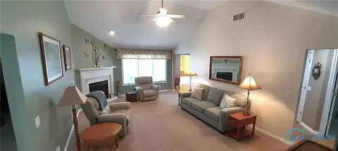 6830 Reflections Dr, Maumee, OH 43537 photo 4