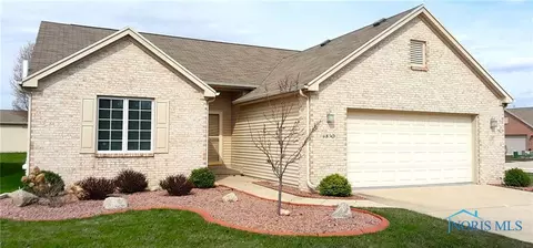 6830 Reflections Dr, Maumee, OH 43537 photo 2