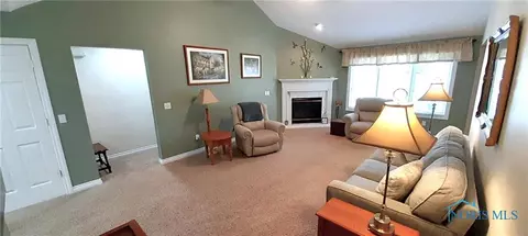 6830 Reflections Dr, Maumee, OH 43537 photo 5