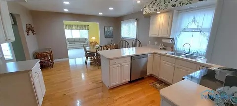 6830 Reflections Dr, Maumee, OH 43537 photo 10