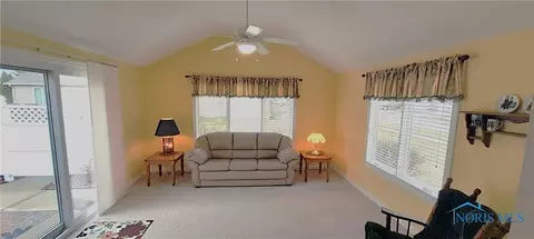 6830 Reflections Dr, Maumee, OH 43537 photo 13