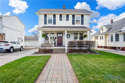 211 Colony Rd, Rossford, OH 43460