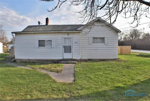 2299 Croghan St, Fremont, OH 43420