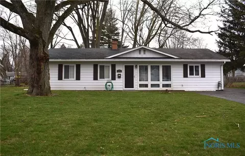 6059 Acoma Dr, Toledo, OH 43623