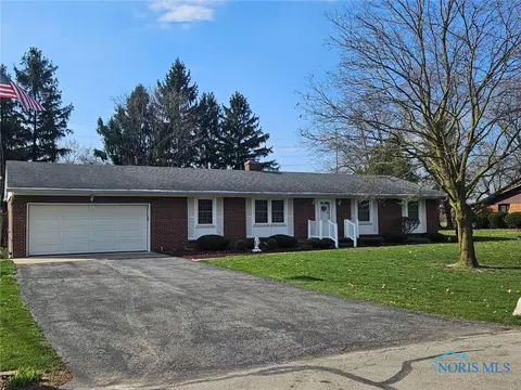 108 Sycamore Ln, Bryan, OH 43506