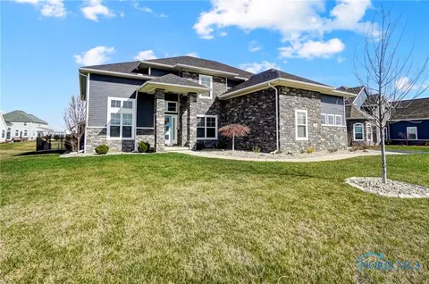 460 Canterbury Blvd, Perrysburg, OH 43551