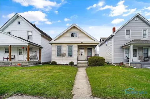200 Elm St, Rossford, OH 43460