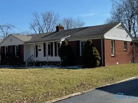 114 W 7th St, Perrysburg, OH 43551