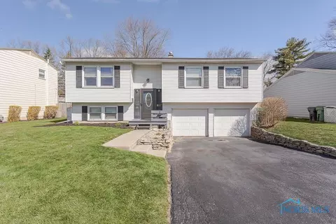 637 Brahier Ln, Maumee, OH 43537